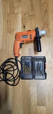 ударна бормашина BLACK & DECKER, 500W, 13мм, с битове и свредла